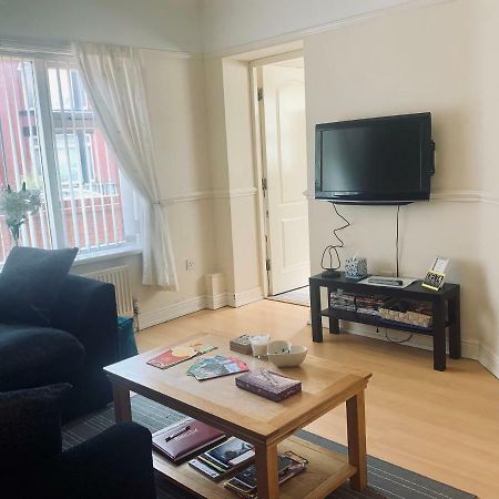 Be My Guest Liverpool - Ground Floor Apartment With Parking Bagian luar foto