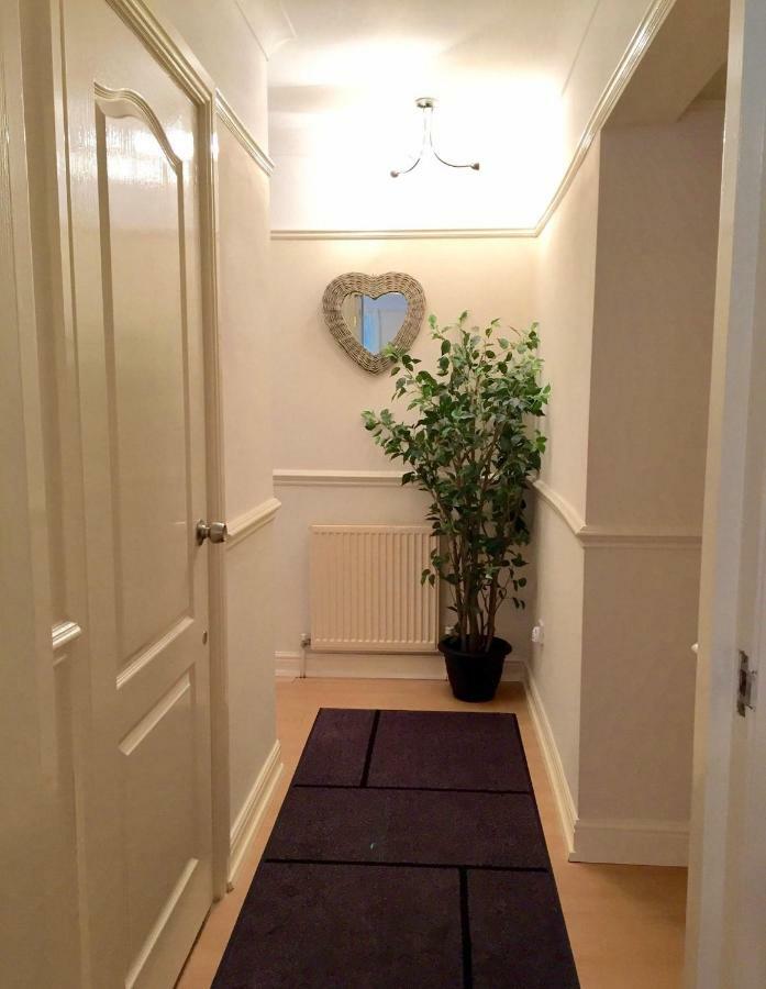 Be My Guest Liverpool - Ground Floor Apartment With Parking Bagian luar foto